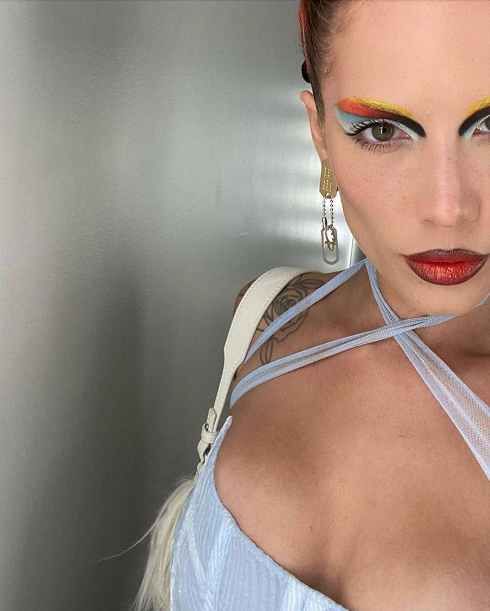 Inspirasi riasan ala Halsey (instagram.com/iamhalsey)