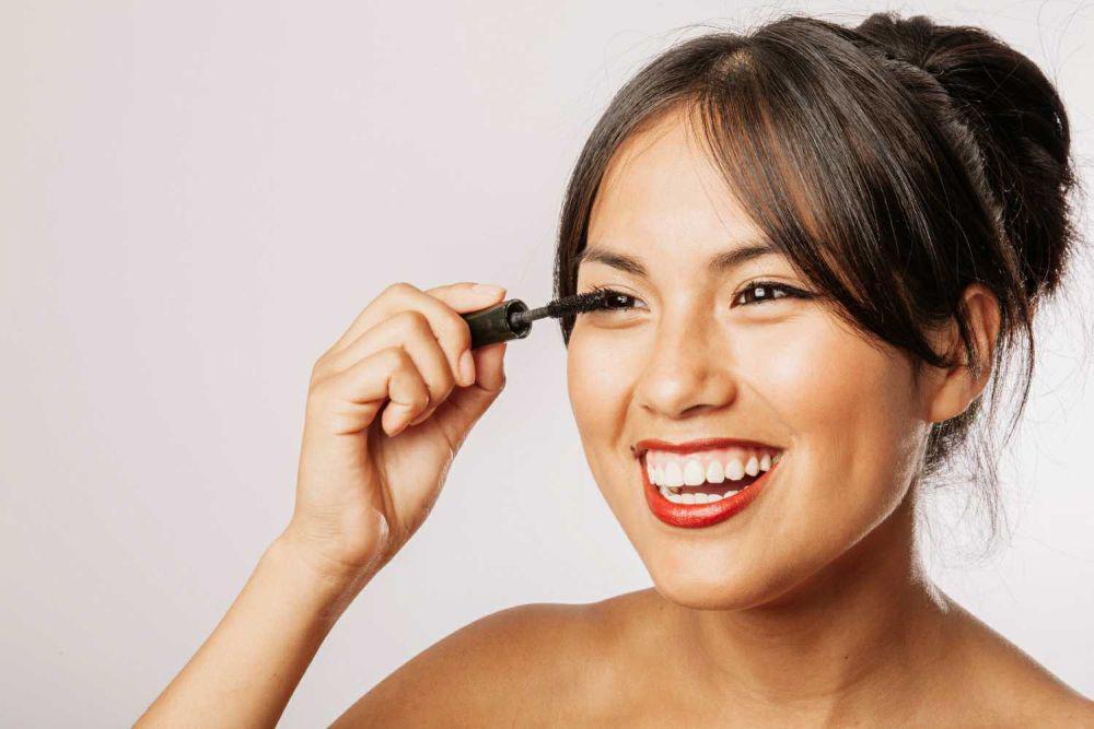 5 Rekomendasi Maskara Waterproof, Harga Ramah di Kantong
