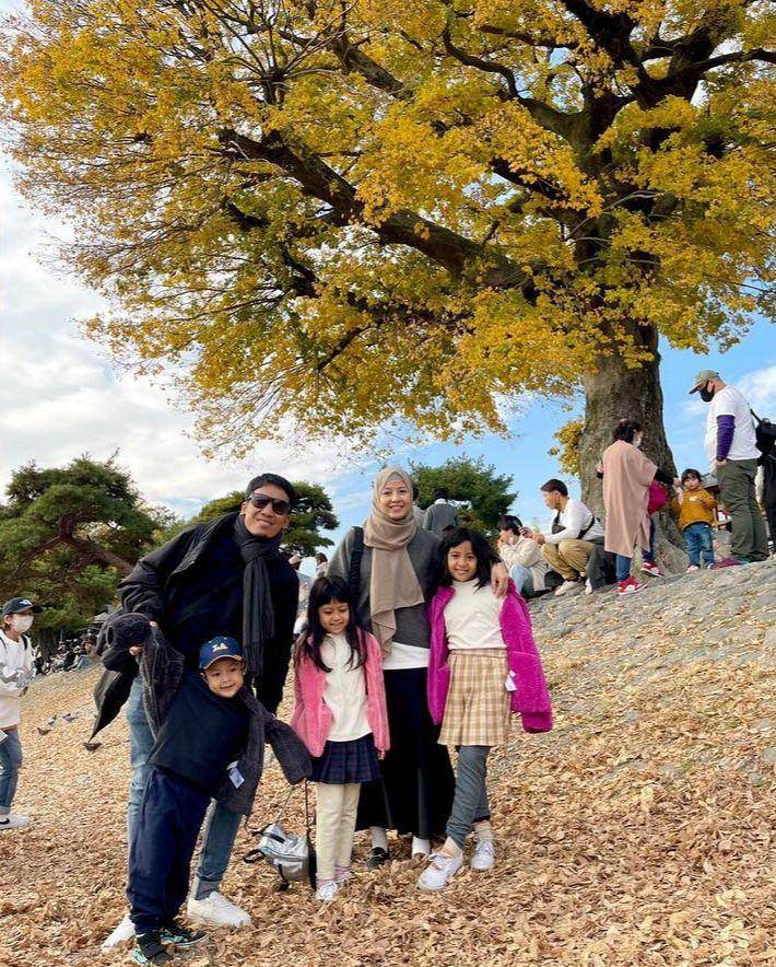 momen Desta, Natasha Rizky, dan anak liburan ke Jepang (instagram.com/desta80s)
