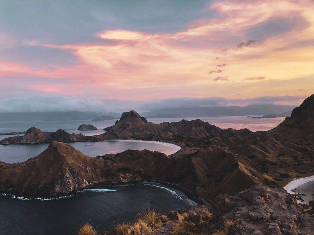 Indonesia (unsplash.com/william kusno)
