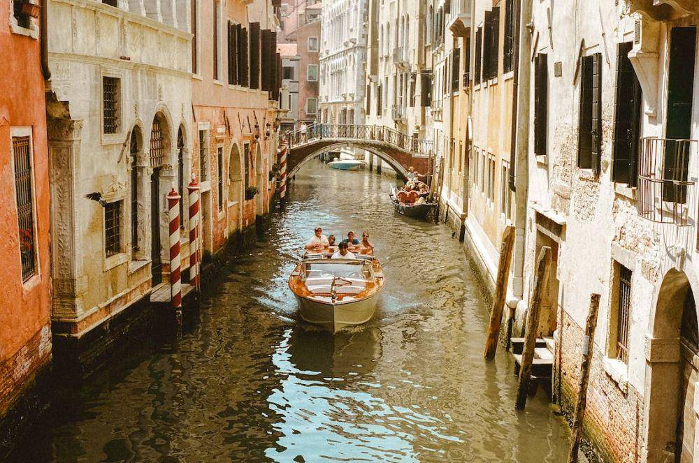 Italia (pexels.com/Connor Gaskey)