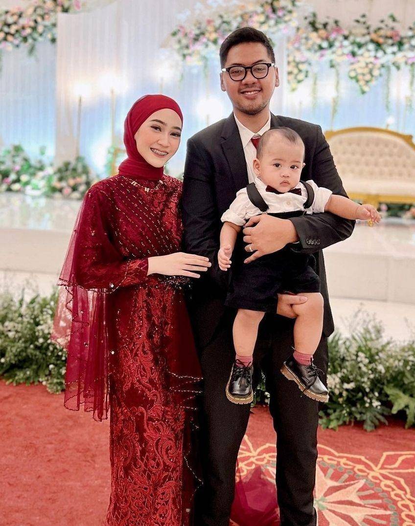 OOTD couple Sinta Sri Antan (instagram.com/sin.sr)