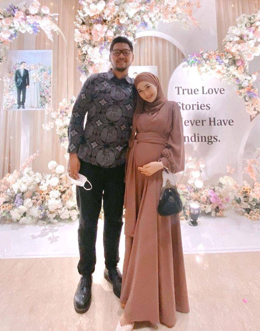OOTD couple Sinta Sri Antan (instagram.com/sin.sr)