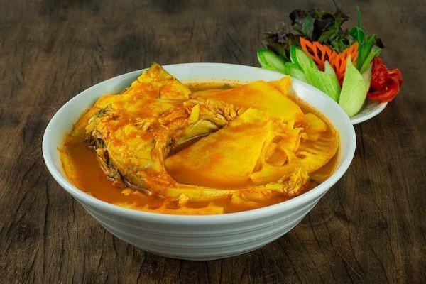 7 Resep Ikan Bumbu Kuning untuk Makan Siang, Gak Amis Lho!