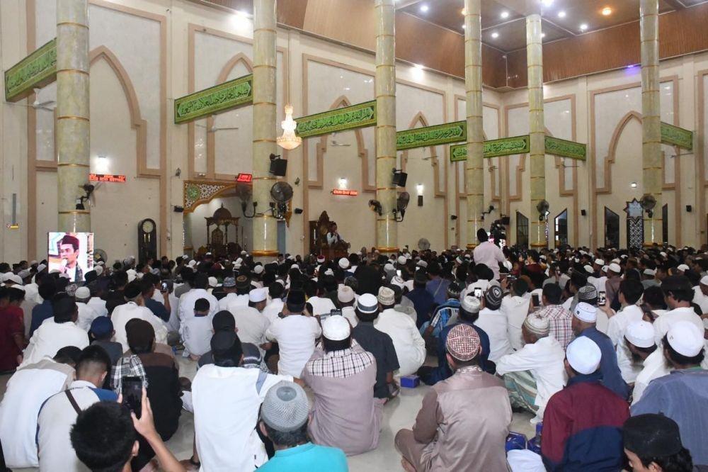 Ribuan Warga Hadiri Ceramah Ustaz Somad di Sidrap