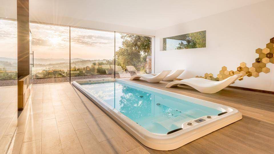 inpirasi kolam indoor (forbes.com)