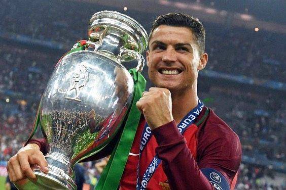 Cristiano Ronaldo (instagram.com/cristiano)