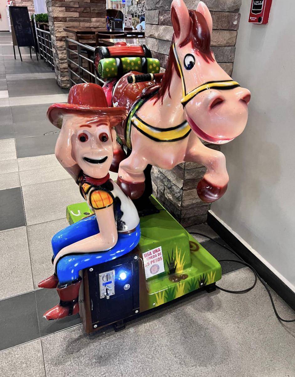 potret lucu benda tiruan terinspirasi Toy Story (reddit.com/Thowaway4now4ever2)