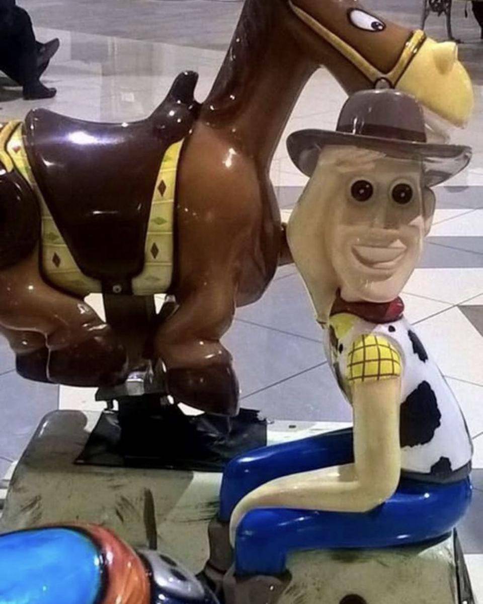 potret lucu benda tiruan terinspirasi Toy Story (reddit.com/BigCballer)