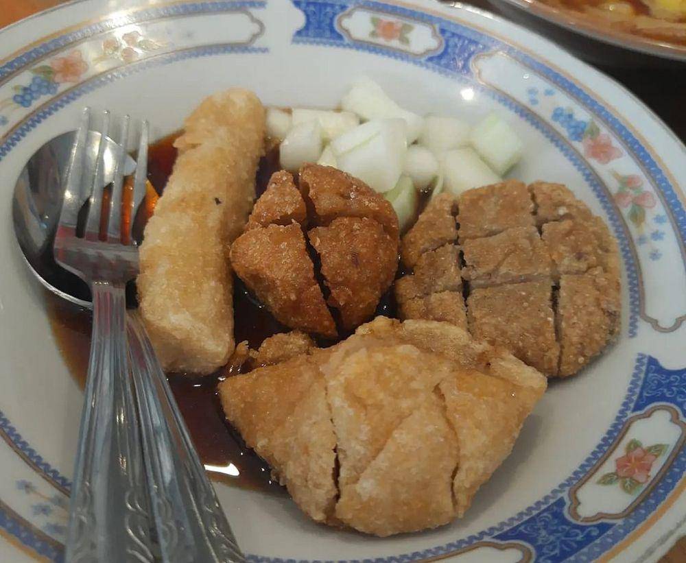 pempek (commons.wikimedia.org/Lylifolks)