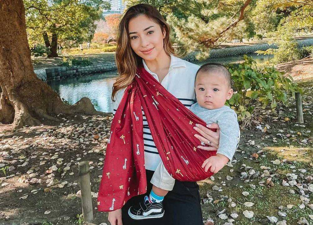 Nikita Willy dan baby Issa. (ig/nikitawillyofficial94)