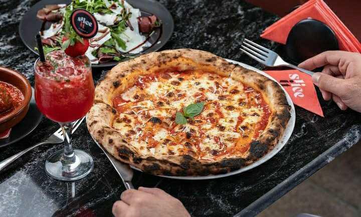 5 Spot Makan Pizza Lezat di Doha, Autentik Bikin Ketagihan!