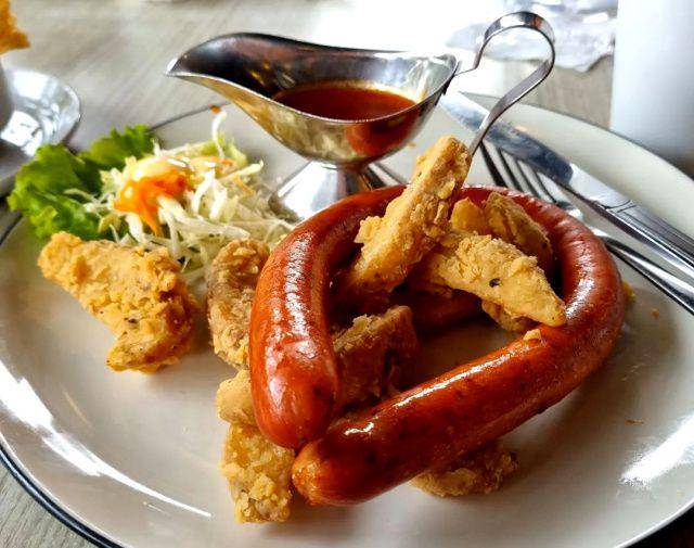 gambar menu di Cimory Riverside (instagram.com/jejak.kuliners)