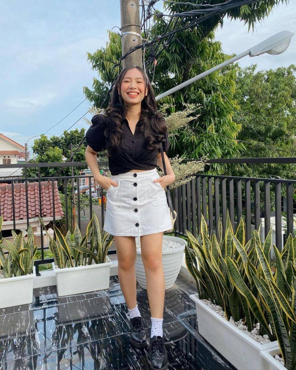 ide outfit monokrom ala Abel Cantika (instagram.com/abellyc)