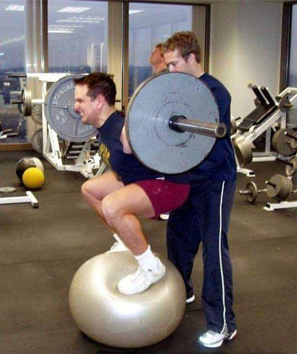 bukti cowok umurnya lebih pendek dari cewek (twitter.com/mideysmith)