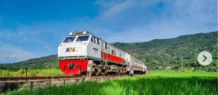 kereta api Indonesia (instagram.com/ahmadkosasih33)