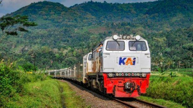 kereta api Indonesia (instagram.com/ahmadkosasih33)