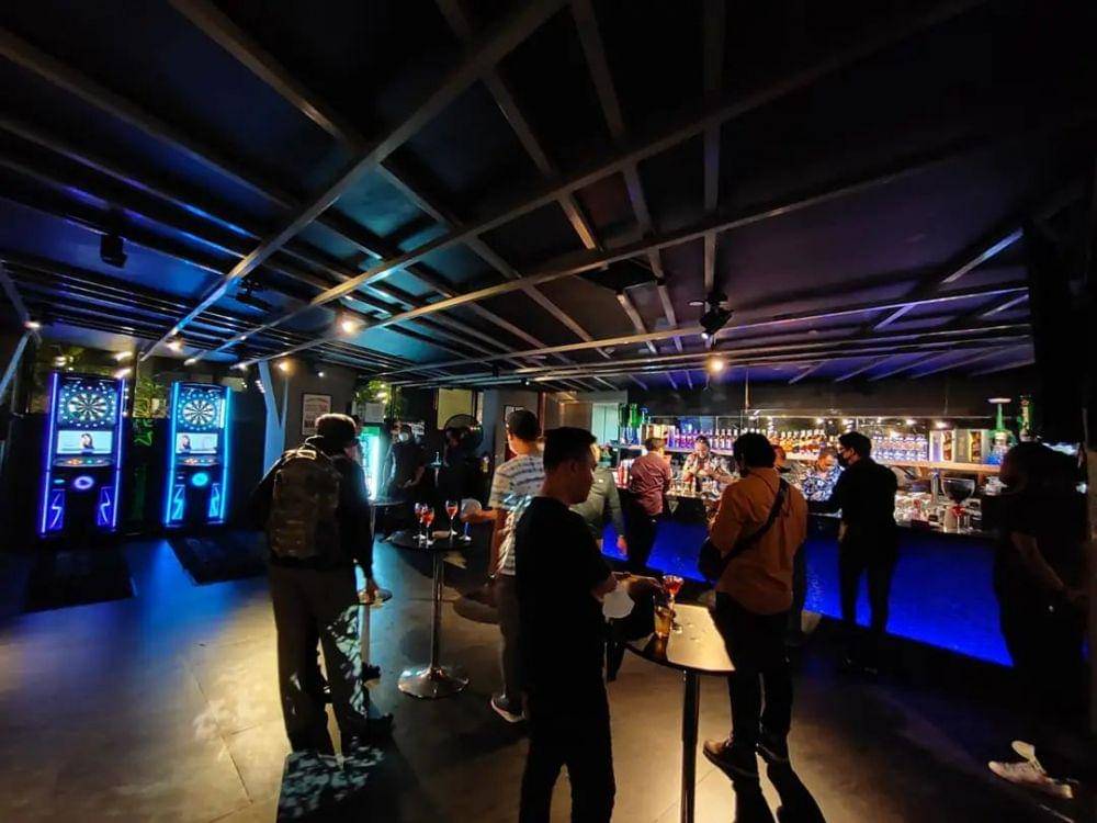 Damsole Poolbar (instagram.com/damsole.poolbar)