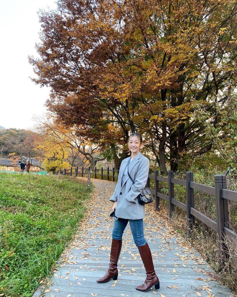 OOTD kasual ala Kim Ga Eun (instagram.com/ggani8918)