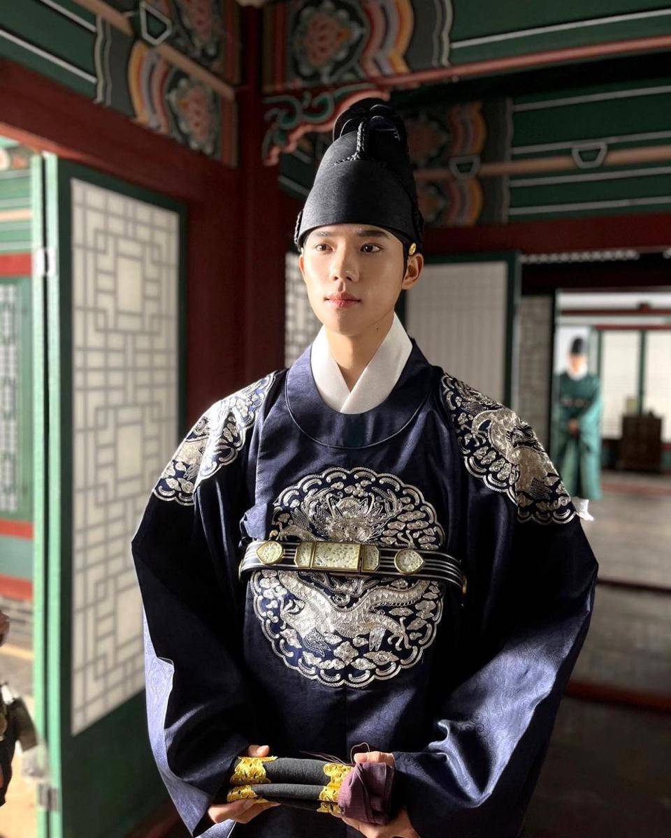Still Cut drama Korea Under the Queen's Umbrella (Instagram.com/hs_kim_95/)