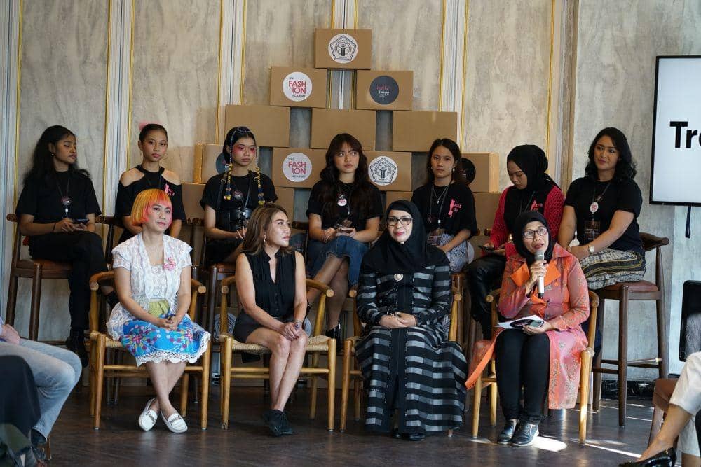 Press Conference Keberangkatan Mahasiwa ISWI Fashion Academy ke ajang Thailand Fashion Week. 21 November 2022. (dok. ISWI Fashion Academy)