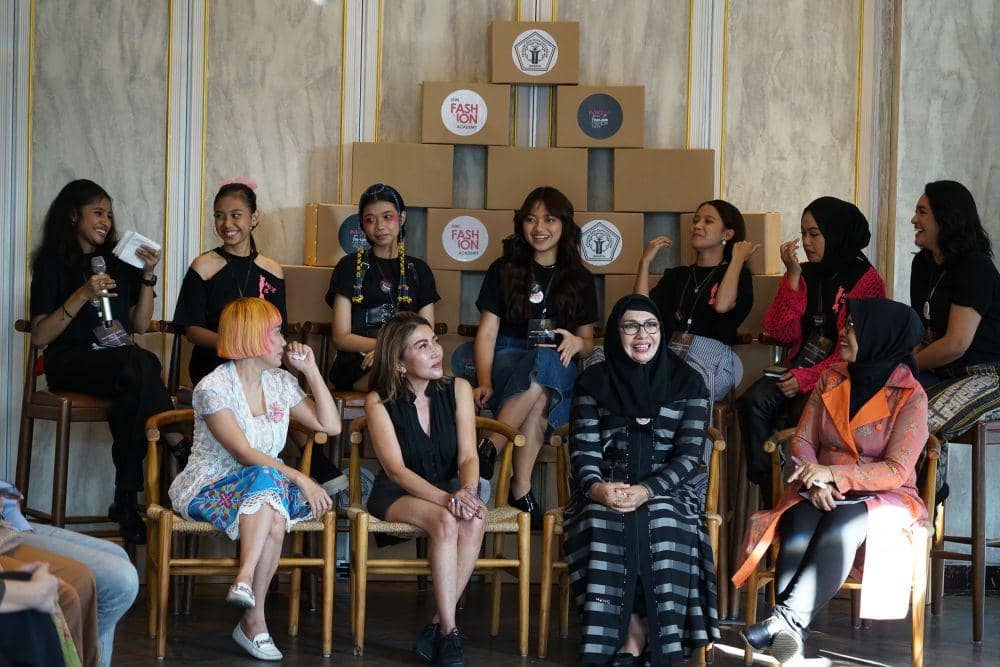 Press Conference Keberangkatan Mahasiwa ISWI Fashion Academy ke ajang Thailand Fashion Week. 21 November 2022. (dok. ISWI Fashion Academy)