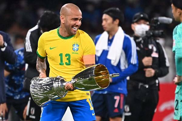 Dani Alves sebagai pemain yang tampil di Piala Dunia untuk terakhir kali (twitter.com/DaniAlvesD2)