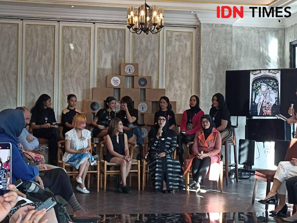 Press Conference Keberangkatan Mahasiwa ISWI Fashion Academy ke ajang Thailand Fashion Week. 21 November 2022. (IDN Times/M. Tarmizi Murdianto)