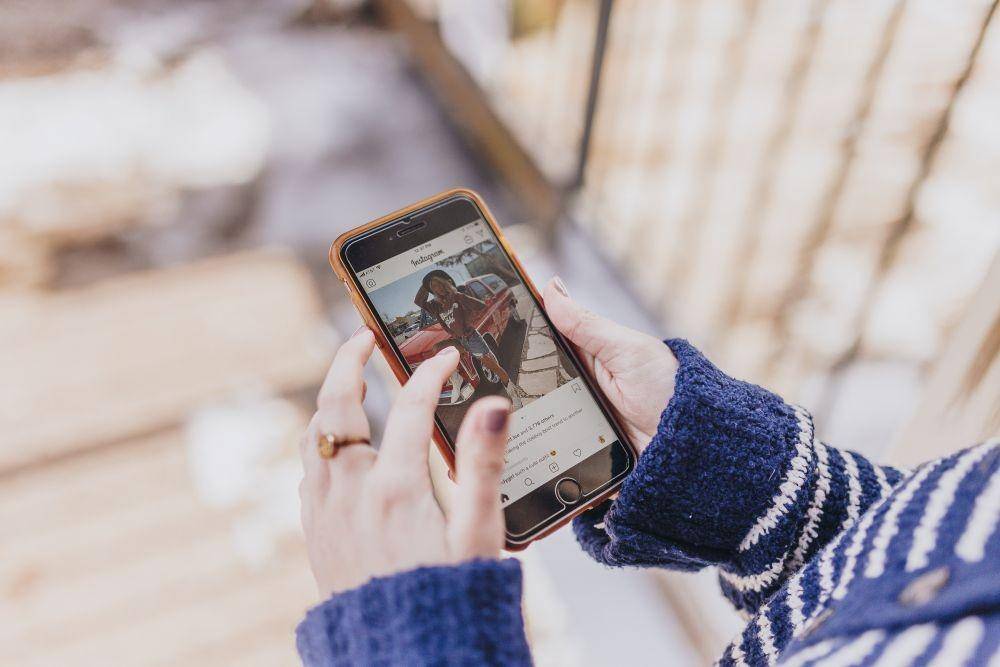 ilustrasi Instagram (Unsplash/Kate Torlin)