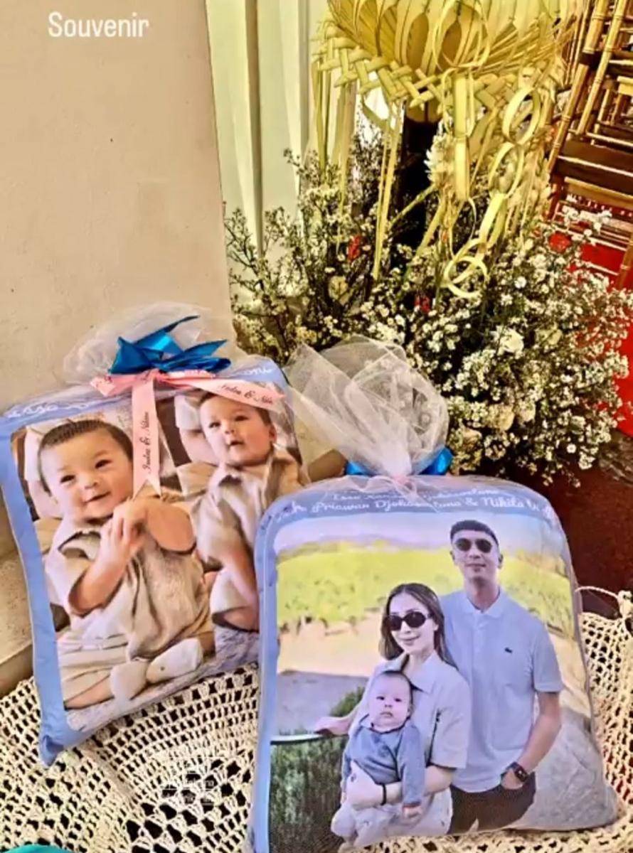 Dekorasi Tedak Siten anak Nikita Willy (instagram.com/rinadianatri)
