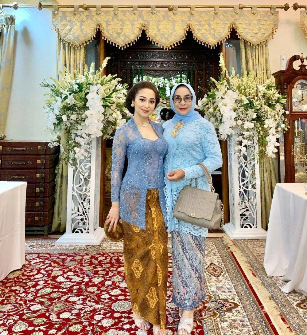 Dekorasi Tedak Siten anak Nikita Willy (instagram.com/rinadianatri)