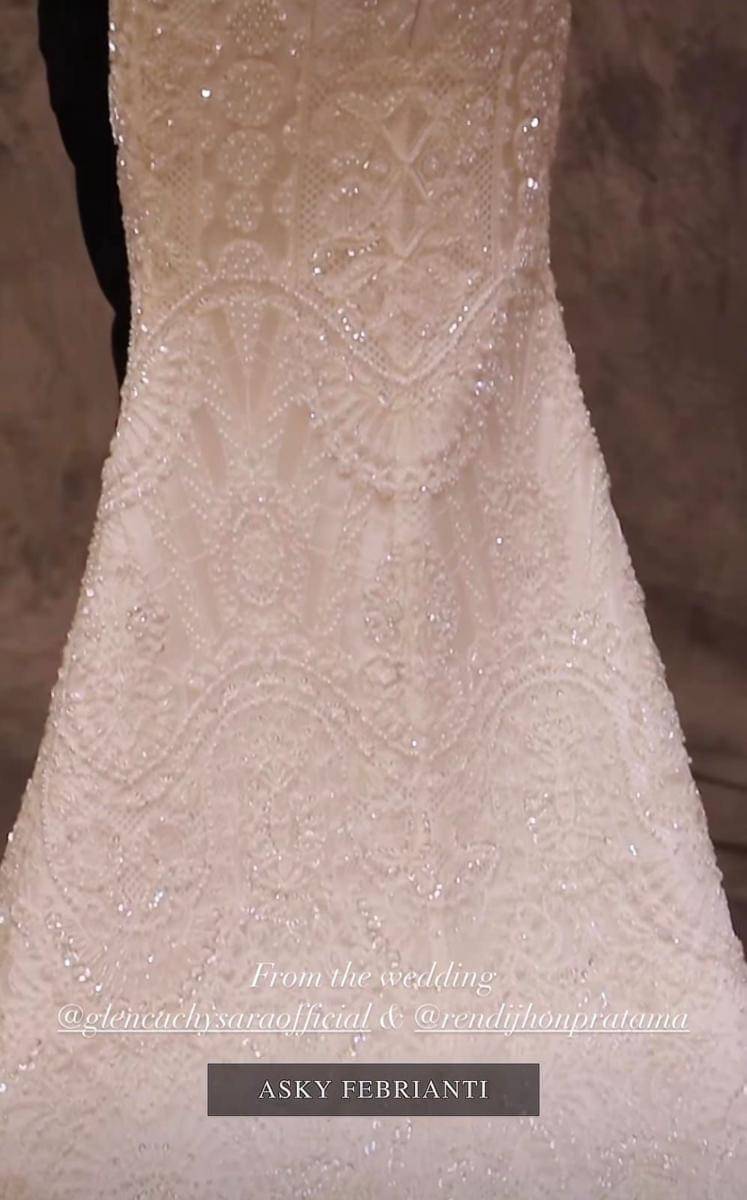 gaun resepsi nikah Glenca Chysara (instagram.com/askyfebrianti)