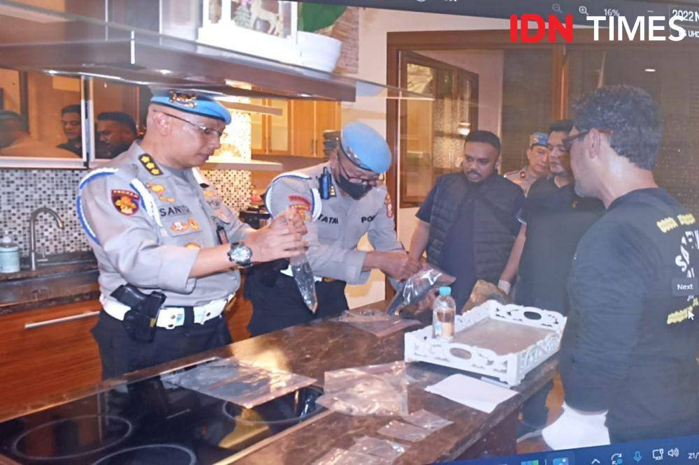 Foto olah TKP peristiwa penembakan Brigadir J di Rumah Dinas Ferdy Sambo di Komplek Polri, Duren Tiga, Jakarta Selatan. (IDN Times/Lia Hutasoit)