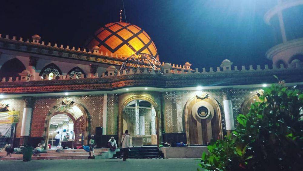 Wisata Religi Makam Syaikhona Kholil (instagram.com/nature_.xplore)
