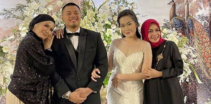 momen pernikahan Zana Chobita (instagram.com/rieta_amilia)