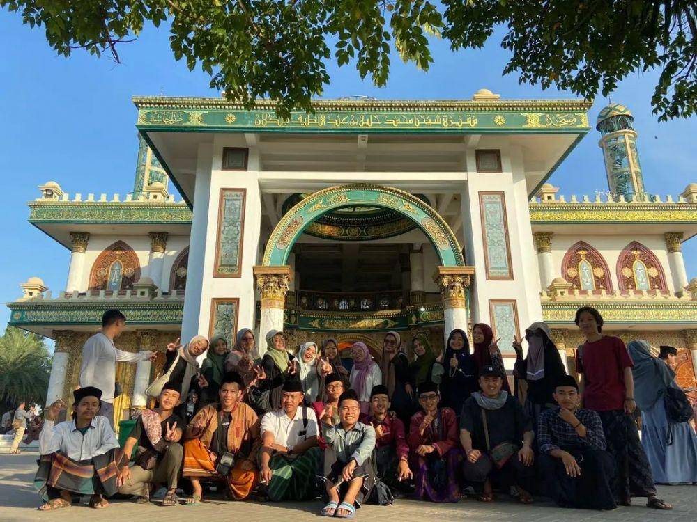 Wisata Religi Makam Syaikhona Kholil (instagram.com/islamic_education19_)
