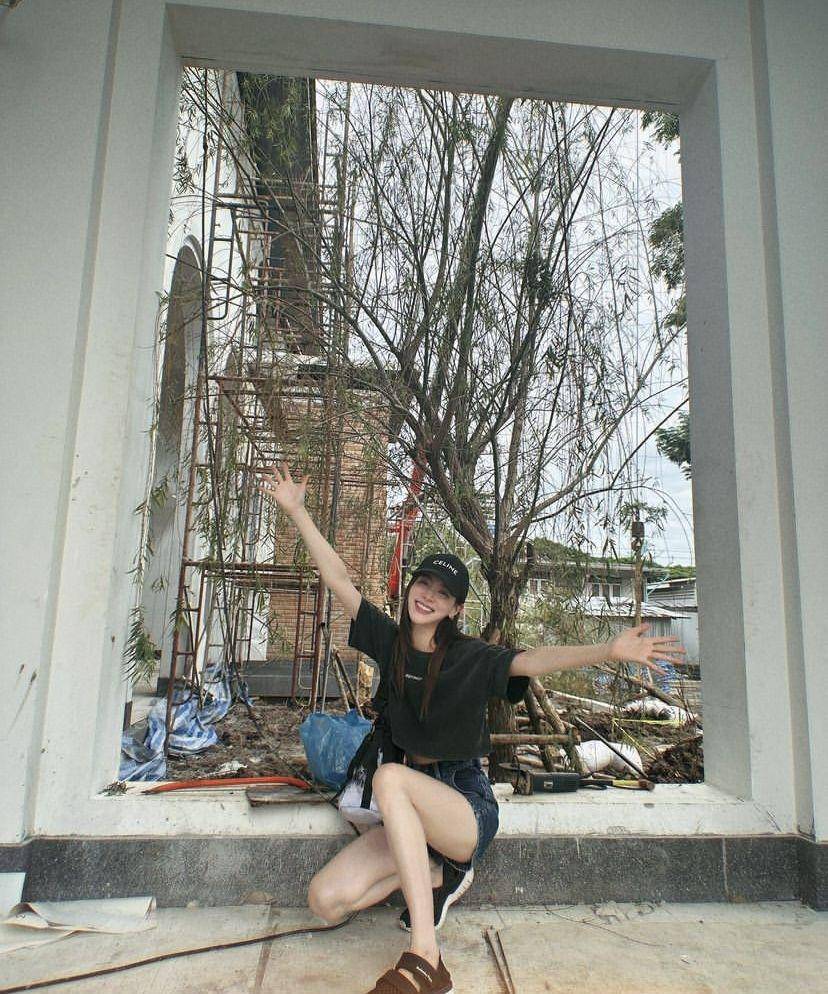 Baifern Pimchanok (instagram.com/baifernbah)