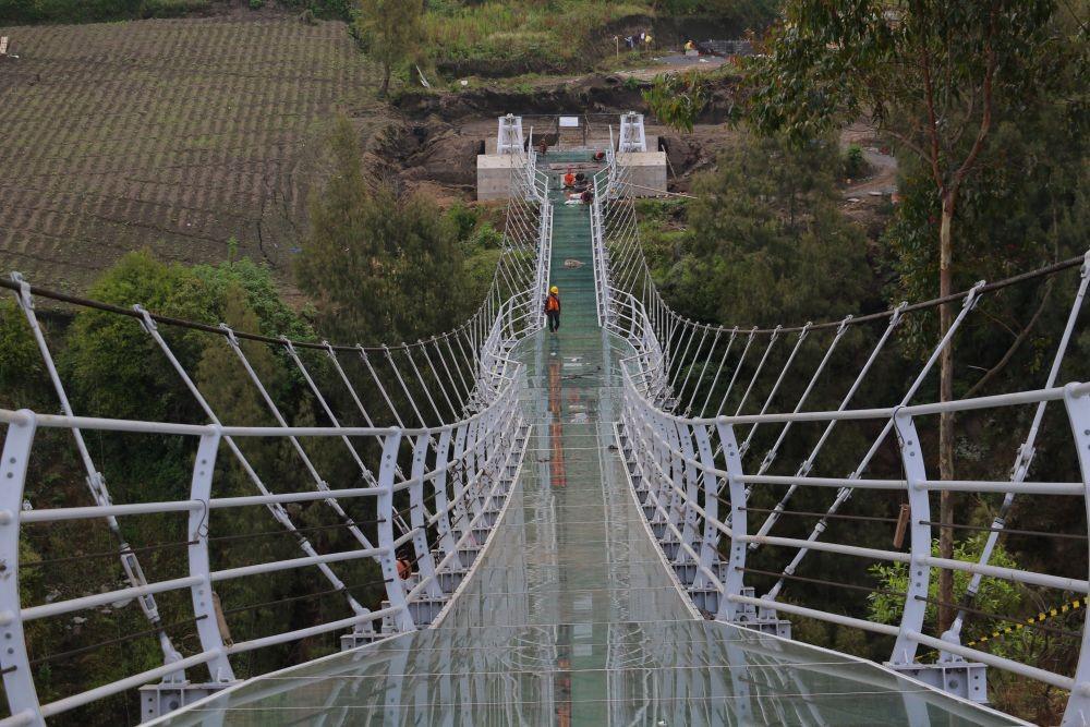 10 Fakta Jembatan Seruni Point, Jembatan Kaca Pertama di Indonesia