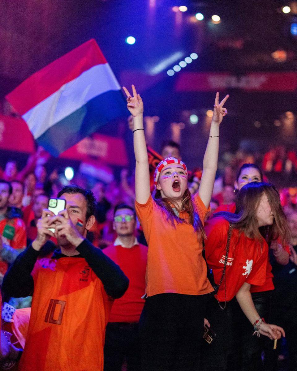 potret kegembiraan suporter Timnas Belanda (twitter.com/OnsOranje)