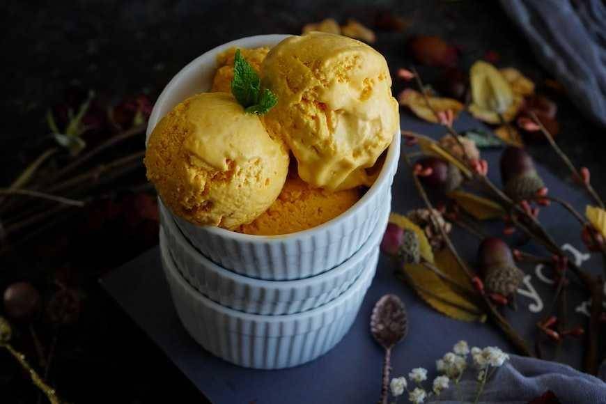 ilustrasi mango ice cream (unsplash.com/Prchi Palwe)