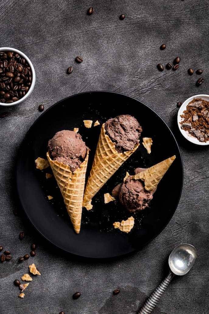 ilustrasi chocolate ice cream (unsplash.com/Mae Mu)