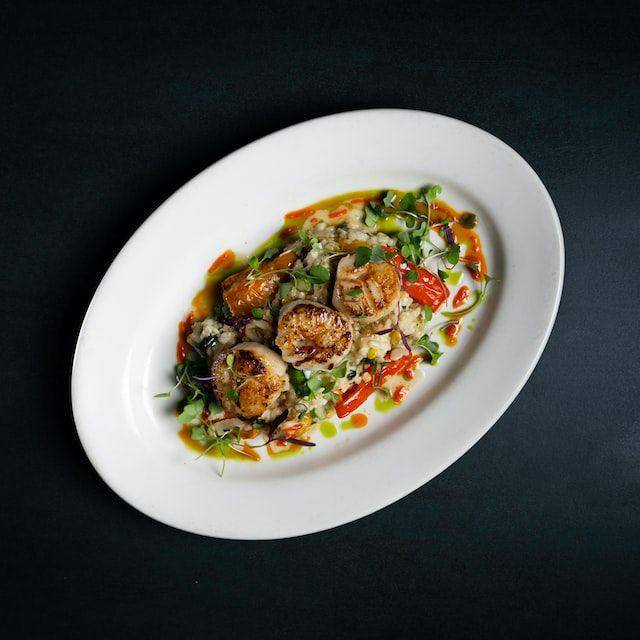 ilustrasi salad kerang panggang (unsplash.com/Lana Mattice)