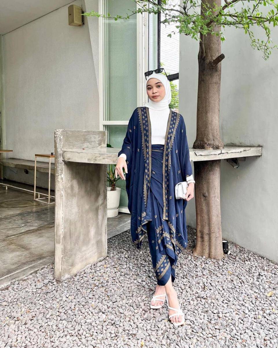 OOTD kondangan simpel dan anti ribet untuk kamu yang berhijab (instagram.com/astridalfinn)