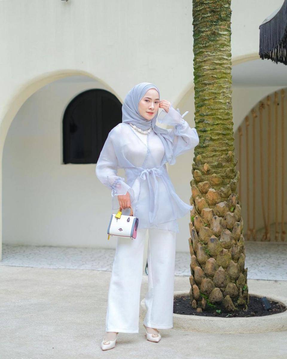 OOTD kondangan simpel dan anti ribet untuk kamu yang berhijab (instagram.com/sarahayuthereza)