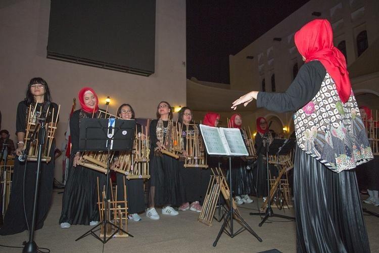 Bangga! Saung Angklung Udjo Hibur Suporter Piala Dunia 2022 di Qatar