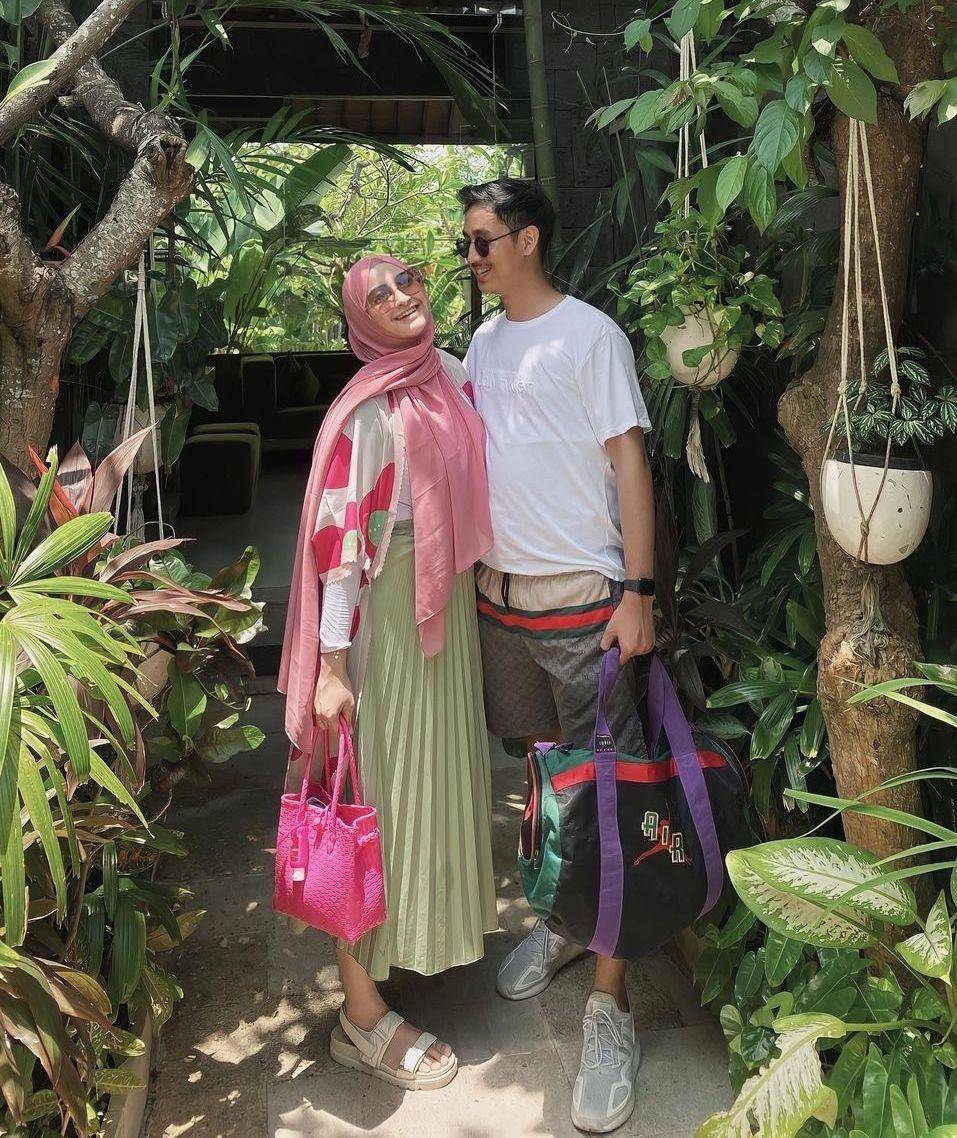 OOTD Couple Shania Indriani (instagram.com/shaniaindryn)