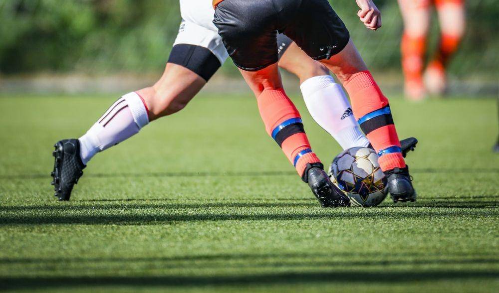 ilustrasi cedera umum pada pemain sepak bola (unsplash.com/Tobias Flyckt)