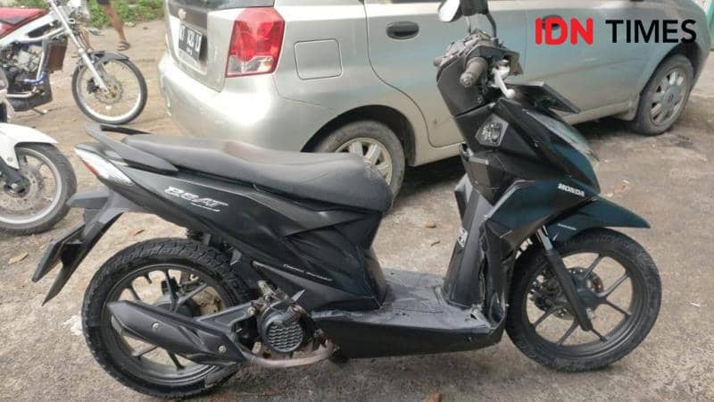 Motor Honda Beat warna hitam milik korban yang berhasil diamankan dari tersangka HL (IDN Times/Ervan)