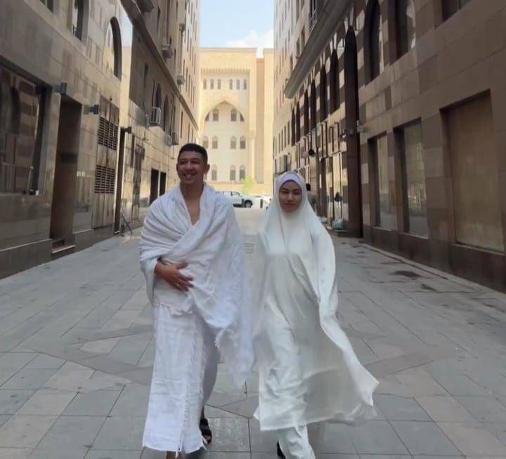 potret Yura Yunita saat umrah (instagram.com/yurayunita)