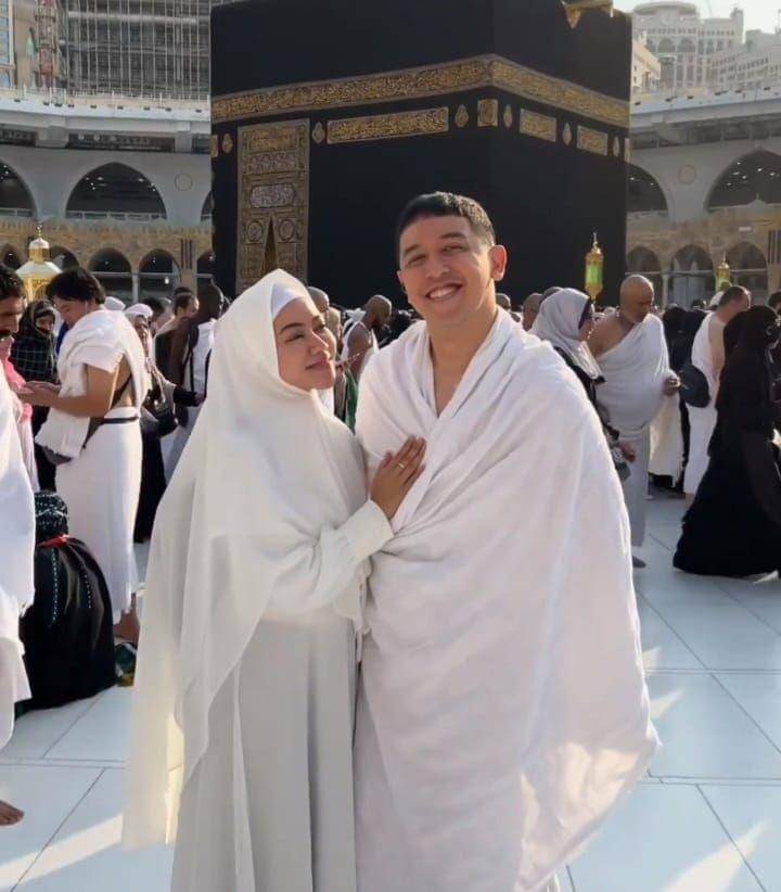 potret Yura Yunita saat umrah (instagram.com/yurayunita)